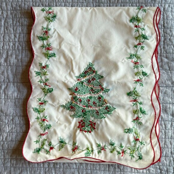 Vintage Christmas Handmade Table Runner - Picture 12 of 12